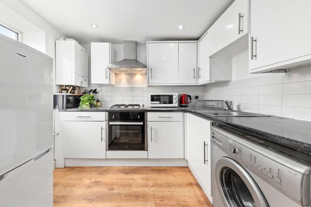 Apartament 1Br Modern Flat On Edgware Rd Ed3 Londyn Zewnętrze zdjęcie